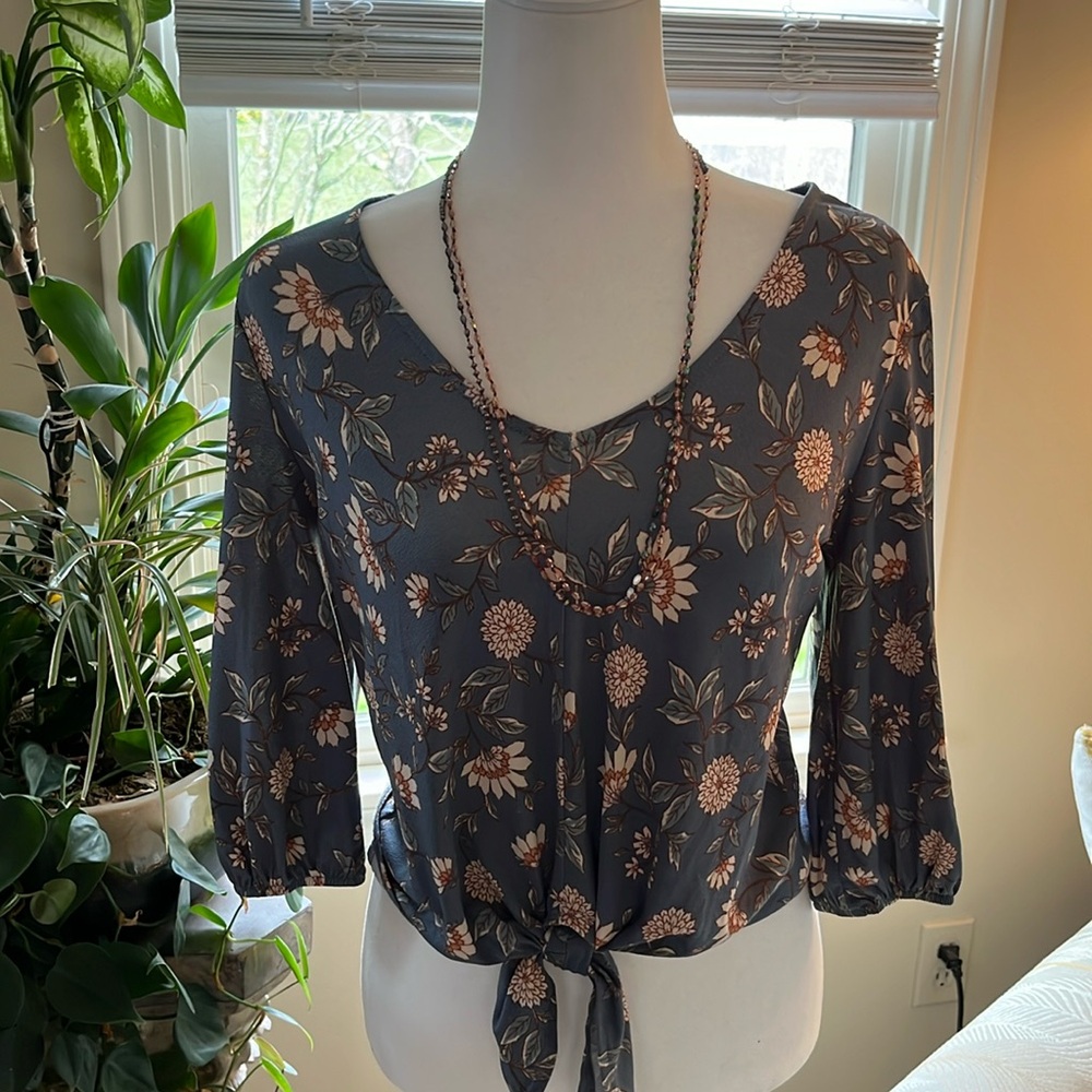 Medium floral print blouse